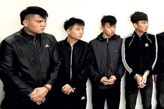 Mâu thuẫn qua điện thoại, 2 nhóm thanh thiếu niên hẹn nhau hỗn chiến