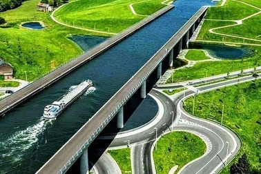 Sững sờ trước những vẻ đẹp siêu thực trên Trái Đất