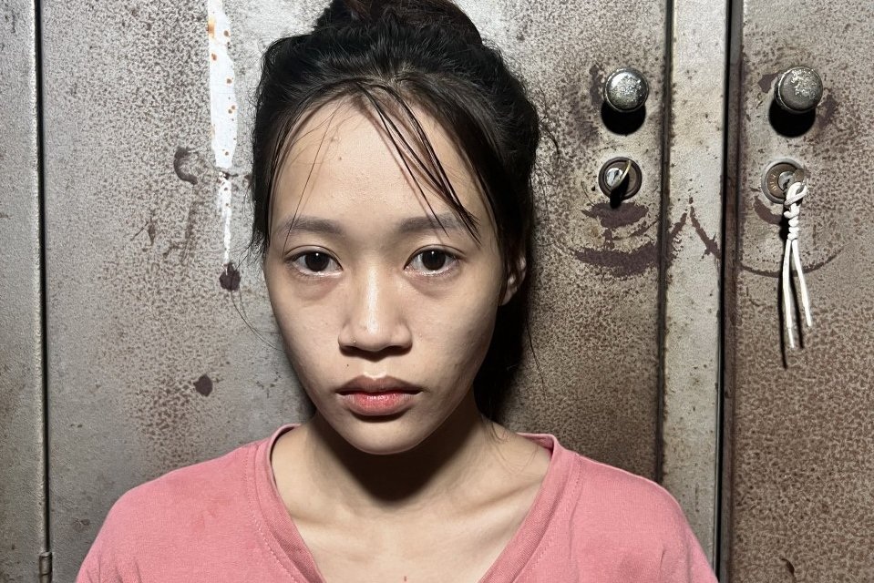 Menina presa por desviar dinheiro para conta errada intencionalmente - 1 Bắt giam cô gái cố tình chiếm giữ tiền của người chuyển nhầm qua tài khoản - 1