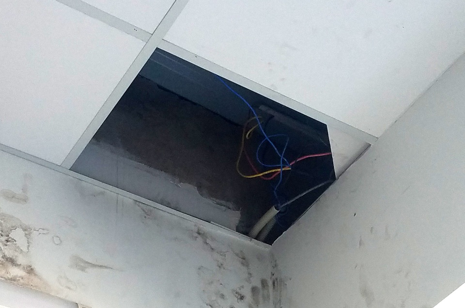 “Đạo chích” đục mái tiệm bạc, trộm tài sản trị giá hơn 1,2 tỷ đồng - 2 “Đạo chích” đục mái tiệm bạc, trộm tài sản trị giá hơn 1,2 tỷ đồng - 2