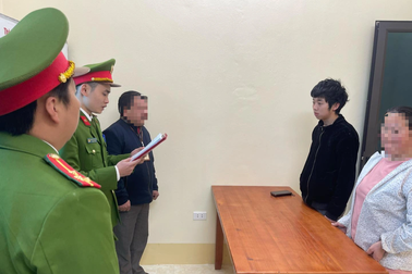 Bắt quả tang 11 đối tượng có hành vi đánh bida ăn tiền