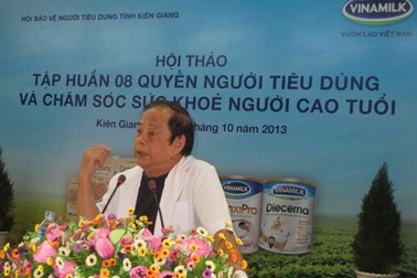 Vinamilk tư vấn chăm sóc sức khoẻ cho người cao tuổi Kiên Giang