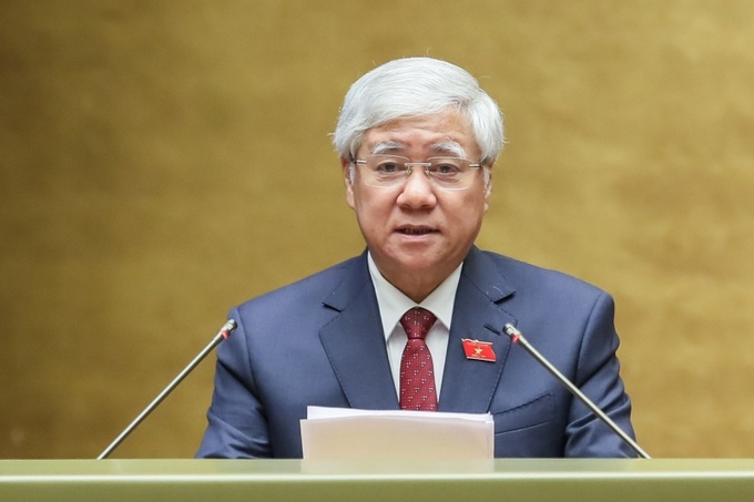 Chủ tịch Ủy ban Trung ương Mặt trận Tổ quốc Việt Nam Đỗ Văn Chiến trình bày Báo cáo tổng hợp ý kiến, kiến nghị của cử tri và nhân dân gửi tới Kỳ họp thứ 6,