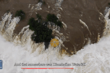 Cảnh tượng hiếm gặp: Thác nước 3 mặt chảy cuồn cuộn