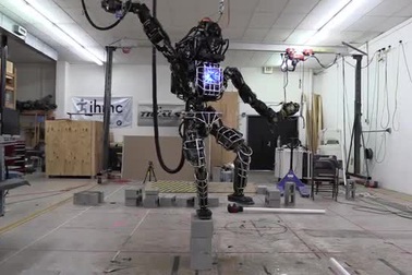 Video robot Atlas trình diễn chiêu thức “hạc tấn”