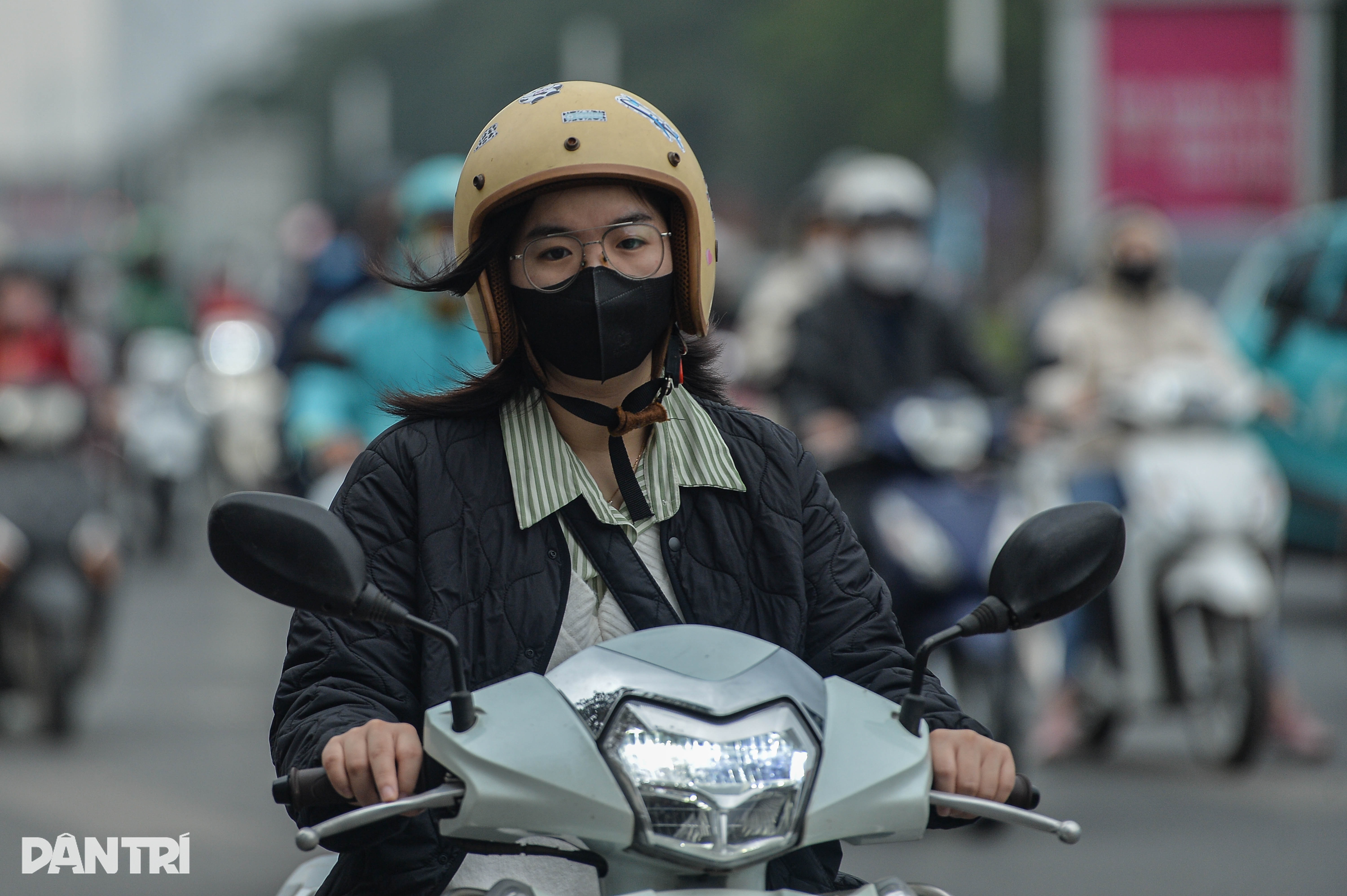 2024年最初の仕事日に交通渋滞、人々は苦労 - 13 Đường phố ùn tắc, người dân chật vật trong ngày đi làm đầu năm 2024 - 13
