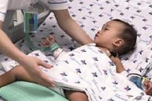 Uống nhầm thuốc trừ sâu, bé 2 tuổi suýt chết