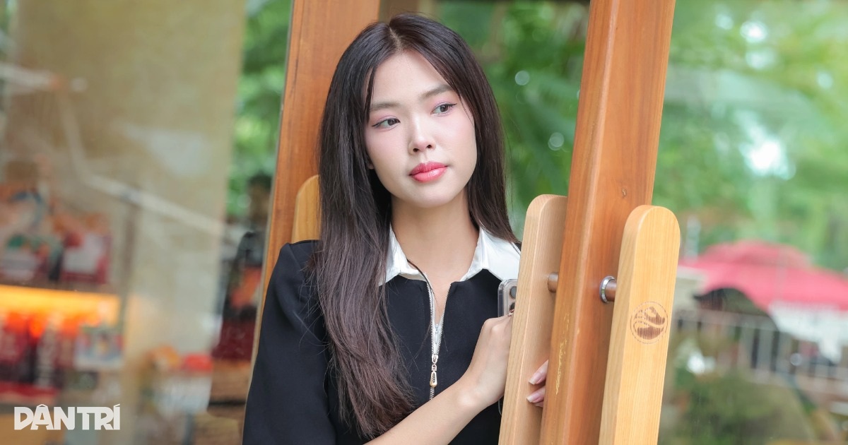 "Tiểu tam” phim Gió ngang khoảng trời xanh: Ngoài đời sành điệu, giỏi võ