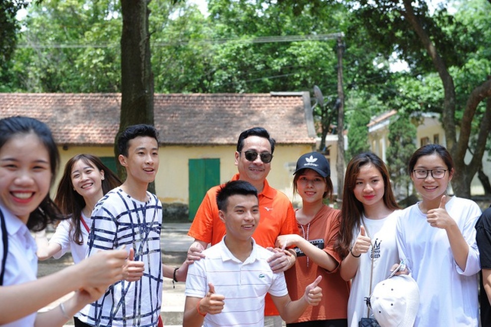 NSND Hoàng Dũng mãi là cây đại thụ tỏa bóng mát trong trái tim học trò! - 8 NSND Hoàng Dũng mãi là cây đại thụ tỏa bóng mát trong trái tim học trò! - 8