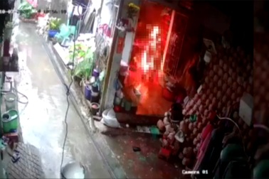 Kinh hoàng phát hiện người đàn ông bị lửa bao trùm toàn thân