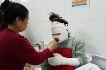 Nổ chùm 40 quả bóng bay trang trí sinh nhật, nhiều người bị bỏng