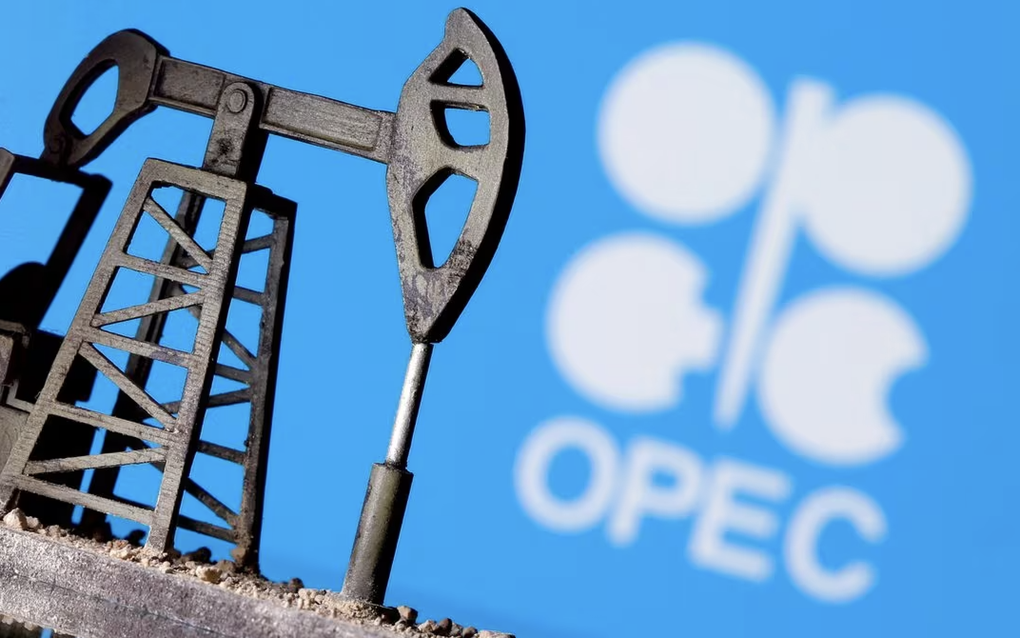 OPEC+ định siết cung để chặn đà giảm của giá dầu