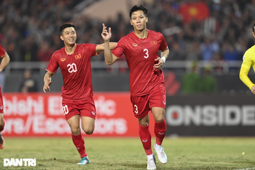 Sút tung lưới Malaysia, Quế Ngọc Hải ăn mừng theo phong cách của Ronaldo - 3