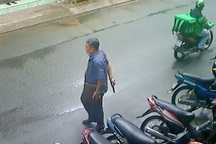 Rút súng nhựa “dằn mặt” 2 phụ nữ: Gã đàn ông “nghịch dại” trước pháp luật!