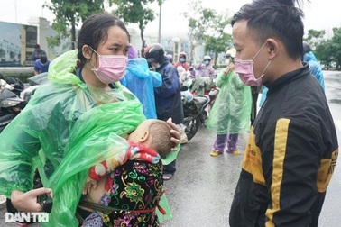 TPHCM: 700 lao động di cư vì Covid-19 sẽ được hỗ trợ 1,3 tỷ đồng