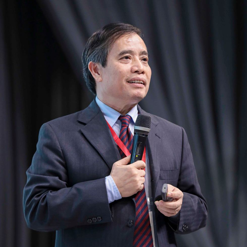 Giáo sư kinh tế lo ngại bẫy nghèo khó từ tham nhũng - 4