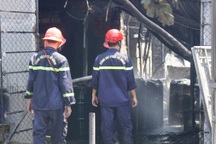 Cháy lớn kèm tiếng nổ trong ngôi nhà ở Bình Định