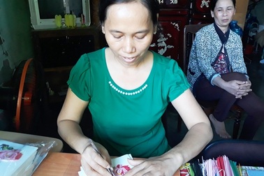 Vụ chủ nhà máy đường Ấn Độ “mất hút”: Nhiều công nhân "ăn chực nằm chờ"