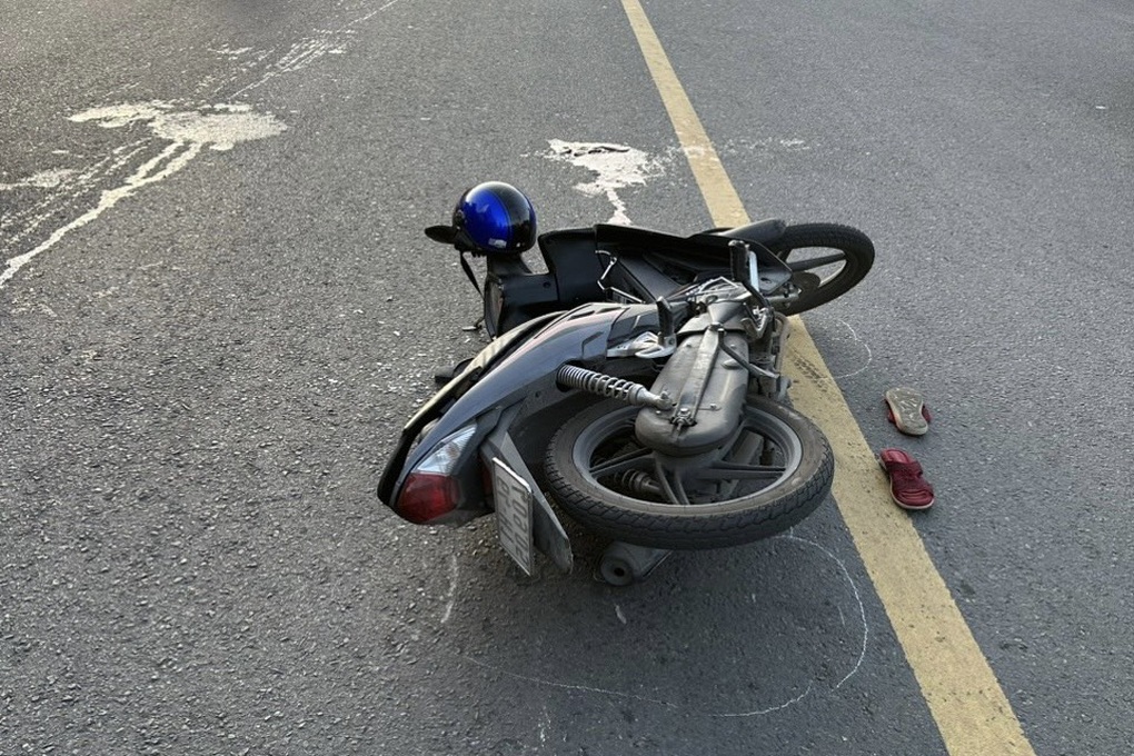 Nam sinh tông bà lão đi bộ qua đường tử vong - 1 Nam sinh tông bà lão đi bộ qua đường tử vong - 1