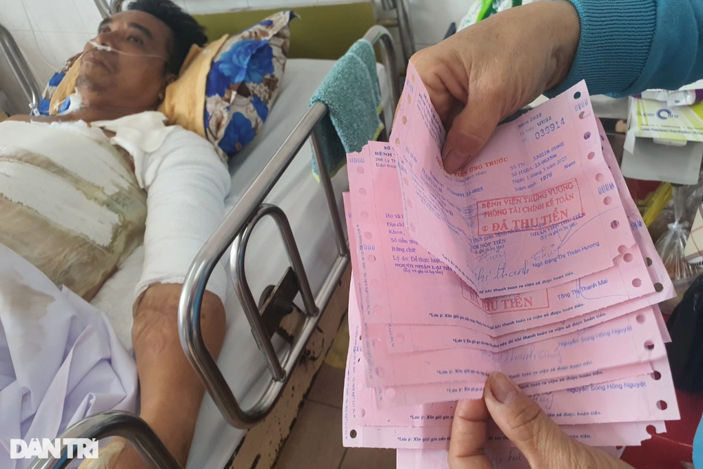 Người đàn ông hóa thành ngọn đuốc sống trào nước mắt bên giường bệnh - 4 Người đàn ông hóa thành ngọn đuốc sống trào nước mắt bên giường bệnh - 4