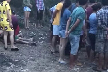 4 học sinh là anh em họ hàng cùng chết đuối khi tắm suối