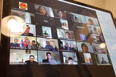 Bác sĩ Việt lập tổ tư vấn Covid-19 trực tuyến cho đồng bào xa quê hương