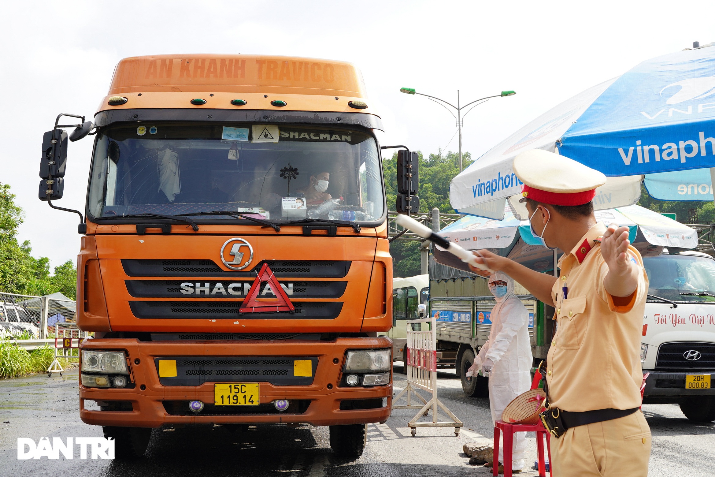 Độc đáo hàng loạt nhà container tại các chốt kiểm dịch Covid-19 - 3 Độc đáo hàng loạt nhà container tại các chốt kiểm dịch Covid-19 - 3