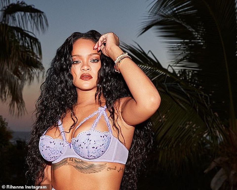 Rihanna bốc lửa từng centimet - 2 Rihanna bốc lửa từng centimet - 2