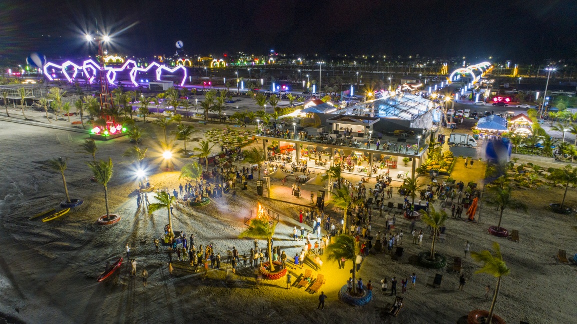 Bãi tắm cát trắng ôm trọn Vịnh Bái Tử Long tại Vân Đồn - 10