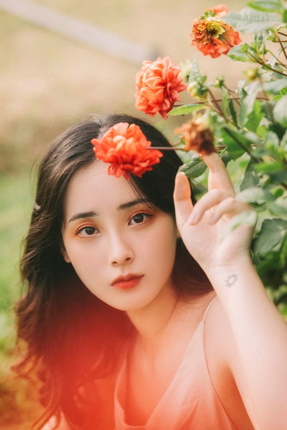 Những nàng thơ “đốn tim” người đối diện từ ánh nhìn đầu tiên - 1 Những nàng thơ “đốn tim” người đối diện từ ánh nhìn đầu tiên - 1