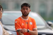 Lee Nguyễn tập buổi đầu cùng CLB TPHCM