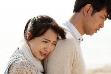 Những cô gái trở thành nô lệ tình dục của người yêu chỉ vì sợ câu nói "goodbye"