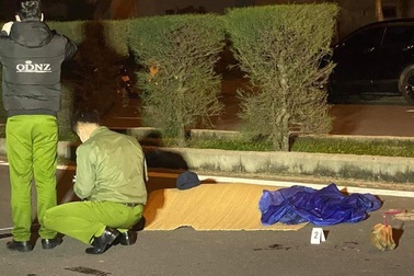 Nam thanh niên bị đâm chết giữa đường phố trong đêm khuya