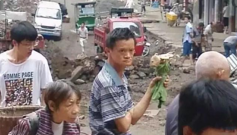 Anh nông dân nổi như cồn vì giống Jack Ma và cái kết ngỡ ngàng - 2 Anh nông dân nổi như cồn vì giống Jack Ma và cái kết ngỡ ngàng - 2