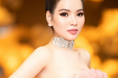 Hoa hậu Thùy Dung xinh đẹp dự tiệc tối