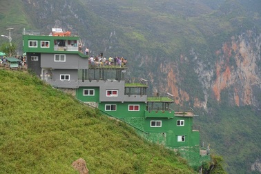 “Mã Pì Lèng Panorama nên cải tạo thành điểm dừng chân với quy mô, kiến trúc phù hợp”