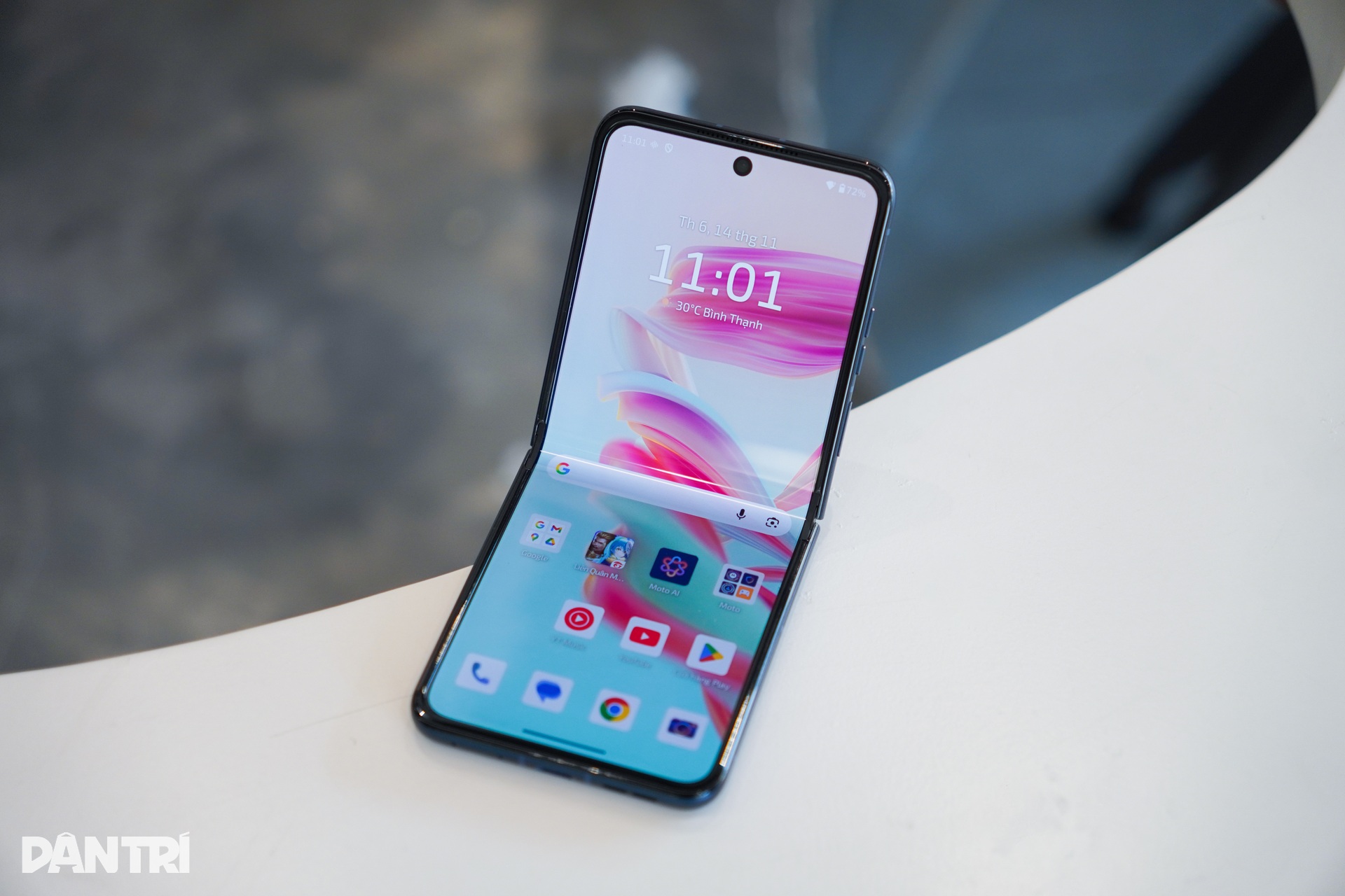 Đánh giá Motorola Razr 60: Có gì để đối đầu Samsung Galaxy Z Flip7 FE? - 1