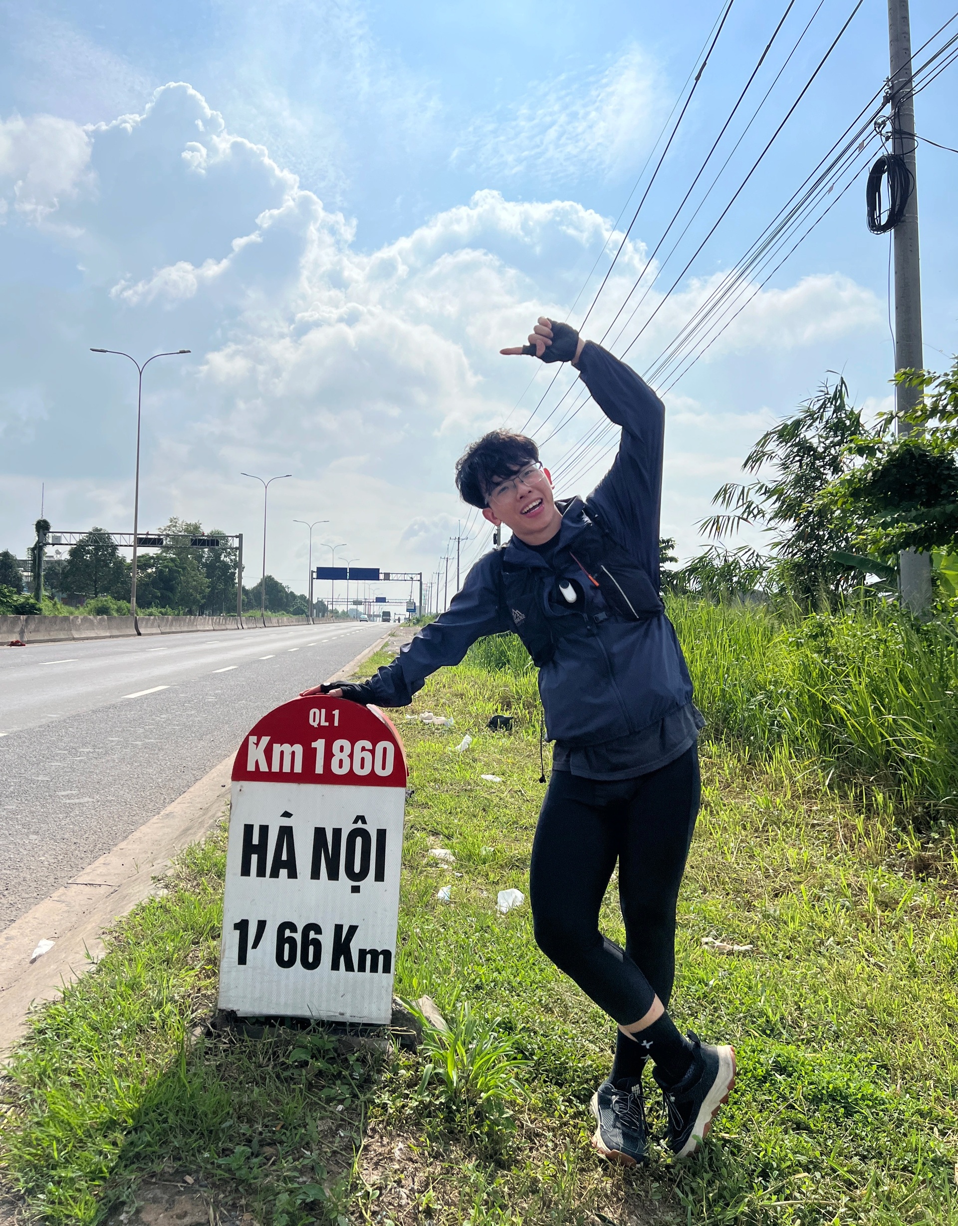 Hành trình chàng trai TPHCM đạp xe 100km mỗi ngày ra Hà Nội mừng 2/9 - 2 Hành trình chàng trai TPHCM đạp xe 100km mỗi ngày ra Hà Nội mừng 2/9 - 2