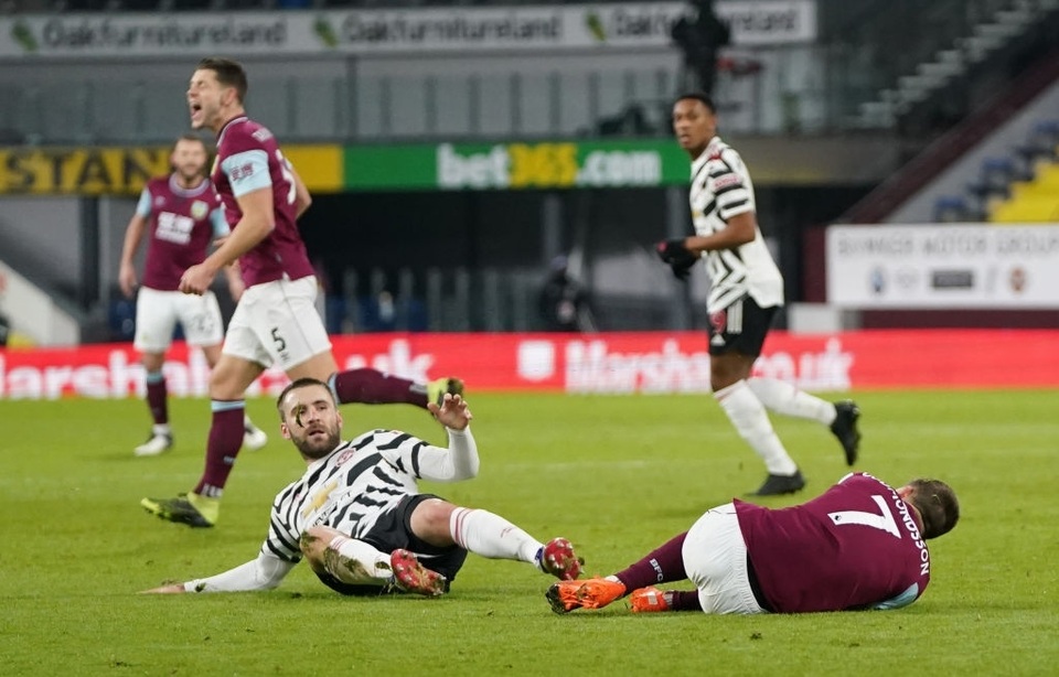 Burnley 0-1 Man Utd: Cú vô lê đặc biệt của Pogba - 2 Burnley 0-1 Man Utd: Cú vô lê đặc biệt của Pogba - 2