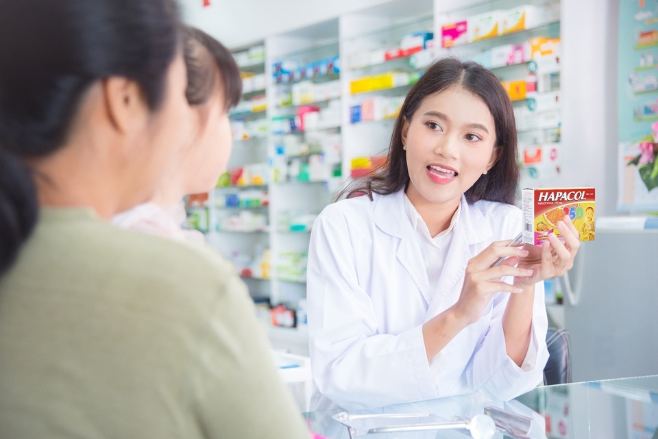Tiêu chí tư vấn thuốc hạ sốt cho bé của dược sĩ - 2