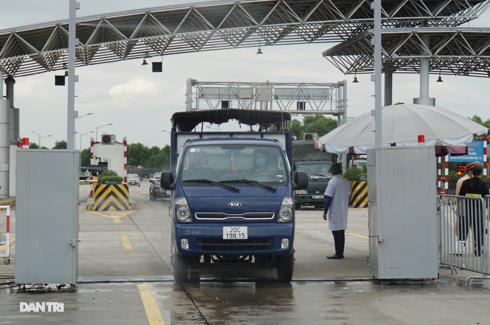 Hải Dương siết chặt kiểm soát người ngoài tỉnh để phòng, chống dịch - 1 Hải Dương siết chặt kiểm soát người ngoài tỉnh để phòng, chống dịch - 1