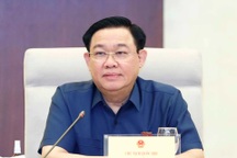 Chủ tịch Quốc hội yêu cầu đánh giá lại việc khoán xe công