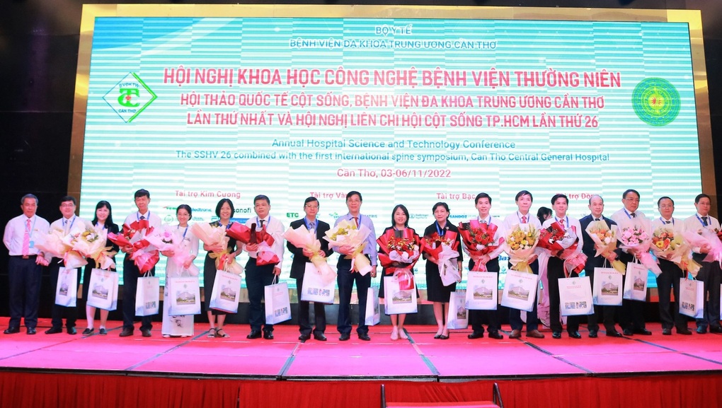 Hàng trăm chuyên gia dự Hội nghị Khoa học Công nghệ bệnh viện - 1 Hàng trăm chuyên gia dự Hội nghị Khoa học Công nghệ bệnh viện - 1