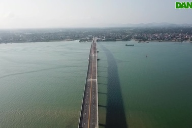 Cầu Cửa Hội nối Nghệ An - Hà Tĩnh cho phép lưu thông một số loại xe dịp tết