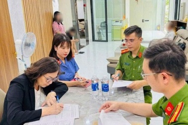 Nữ chủ doanh nghiệp bị khởi tố vì dùng tài khoản cá nhân mua bán vàng bạc