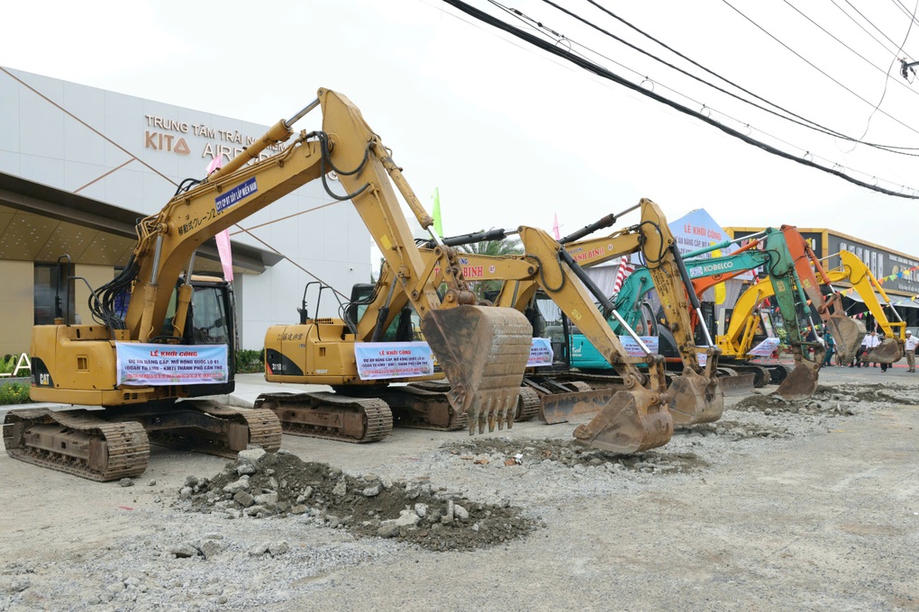 Cần Thơ khởi công, khánh thành 18 dự án, số tiền hơn 12.000 tỷ đồng - 3 Cần Thơ khởi công, khánh thành 18 dự án, số tiền hơn 12.000 tỷ đồng - 3