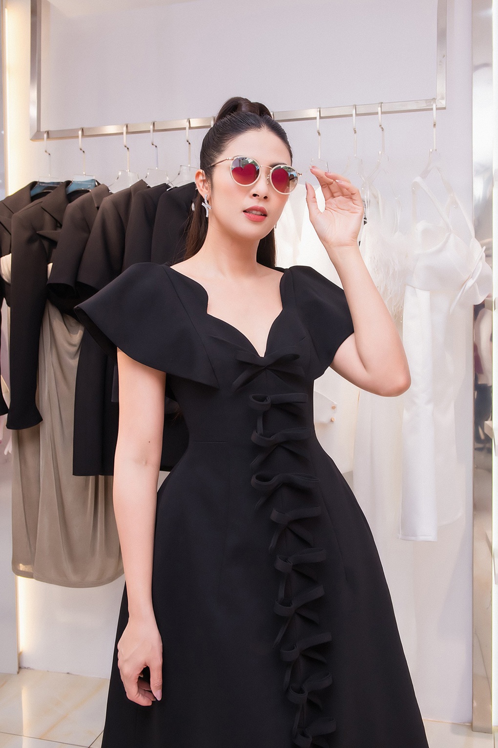 MC Phương Mai tình tứ bên chồng Tây - 7 MC Phương Mai tình tứ bên chồng Tây - 7