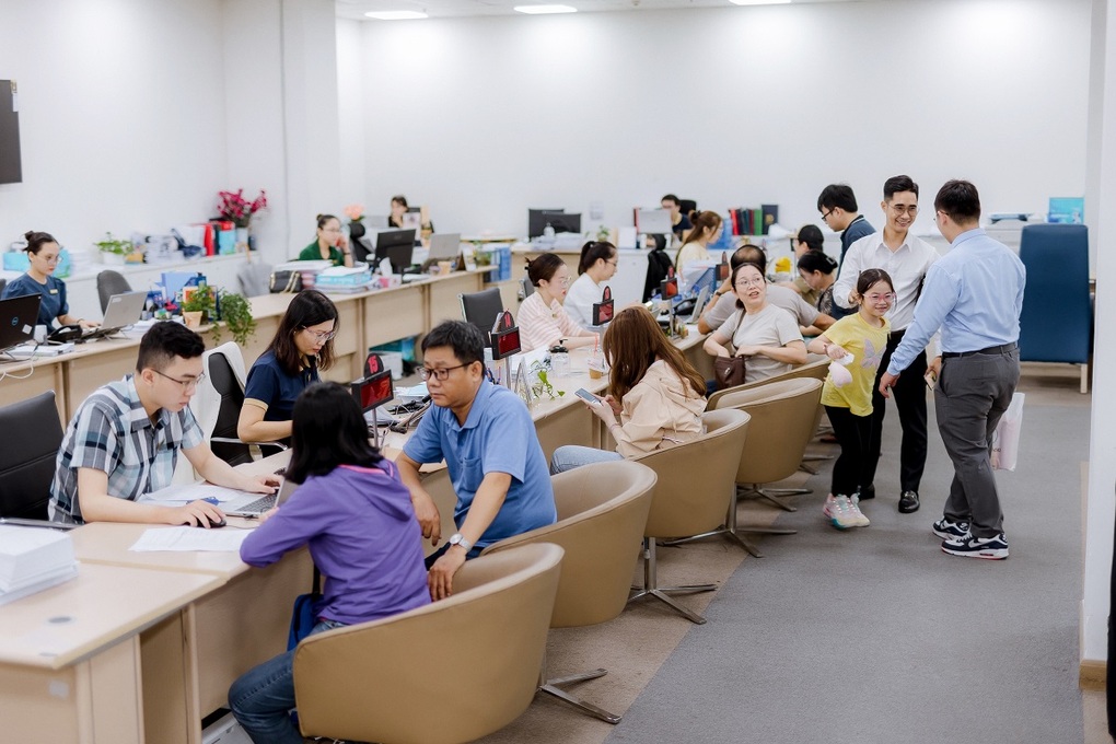 Cư dân Vinhomes Grand Park nhận sổ hồng - 1 Cư dân Vinhomes Grand Park nhận sổ hồng - 1