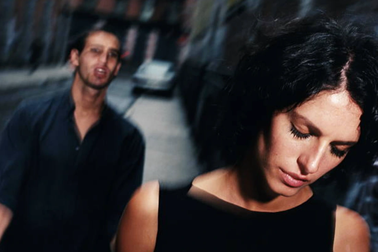 Lao vào đánh ghen giữa phố, tôi đau đớn nghe chồng nói lời này