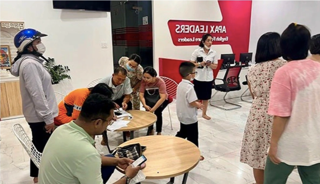 Quẹt thẻ vay gần 70 triệu đồng đóng cho Apax Leaders, phụ huynh kêu trời - 4 Quẹt thẻ vay gần 70 triệu đồng đóng cho Apax Leaders, phụ huynh kêu trời - 4